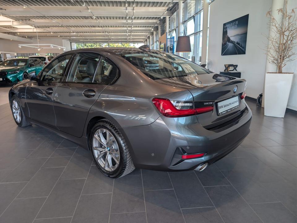 BMW 320i Limousine