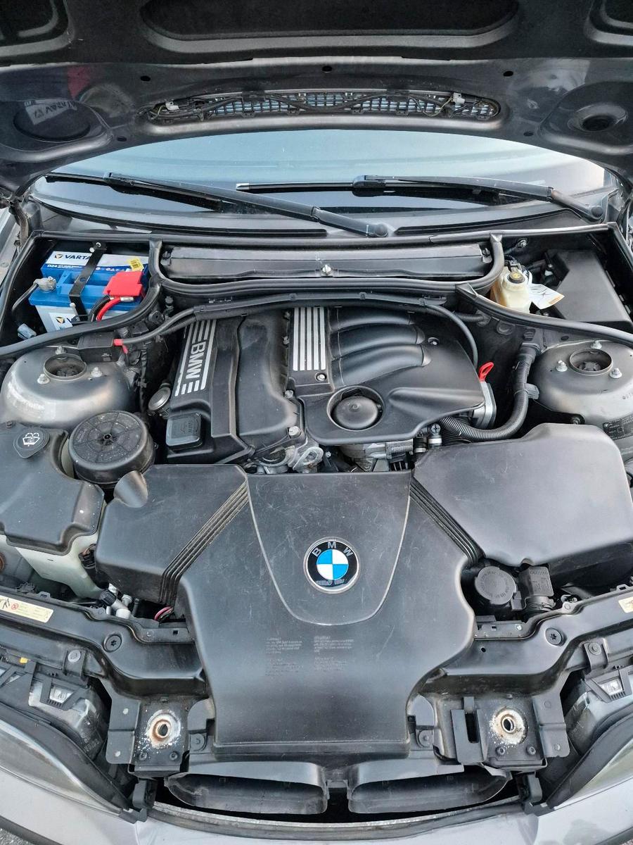 BMW 318 2004 — photo 7