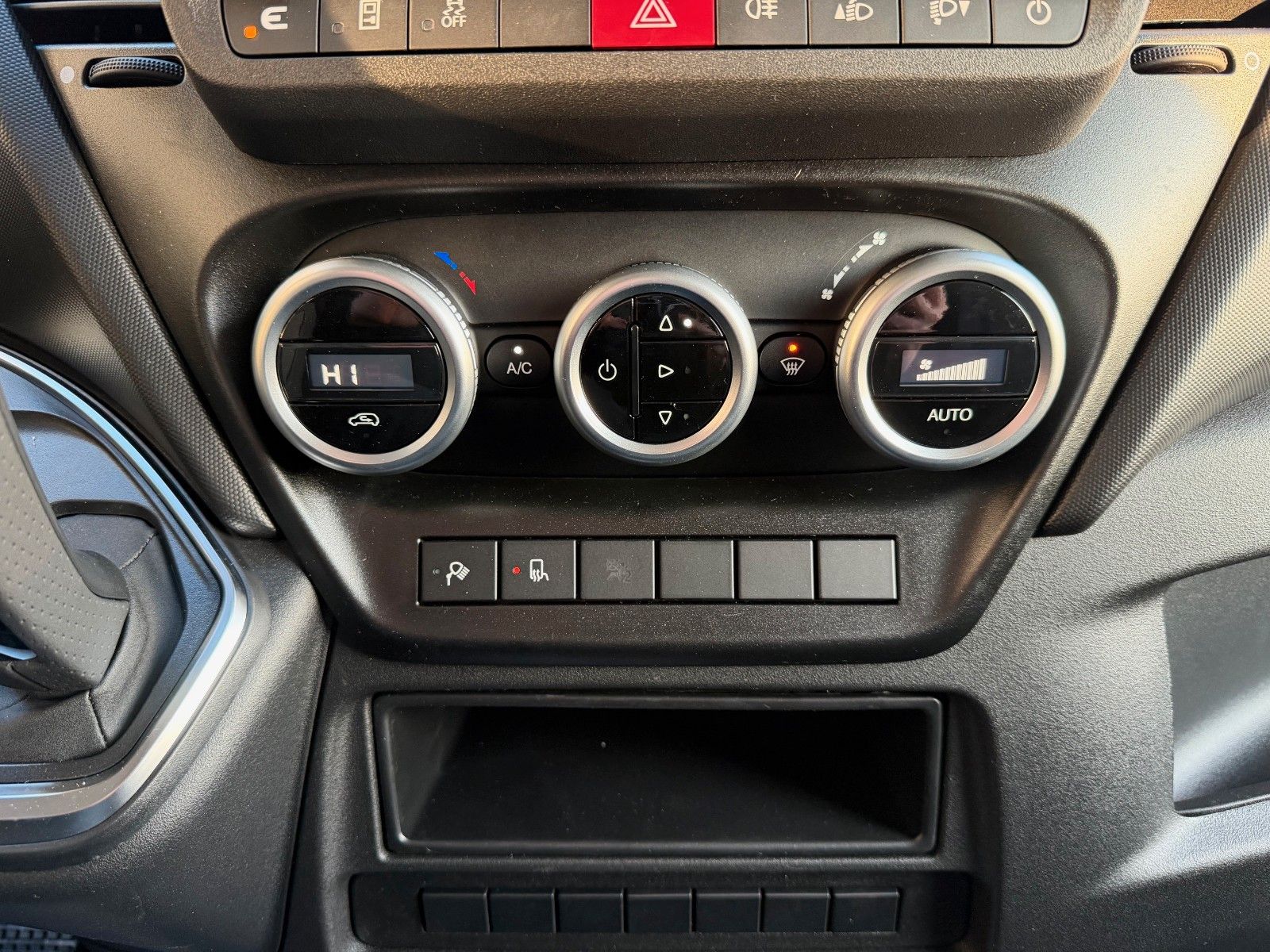 Fahrzeugabbildung Iveco Daily 35S18 HA8 *R4.100mm*Automatik*Kamera*ACC*