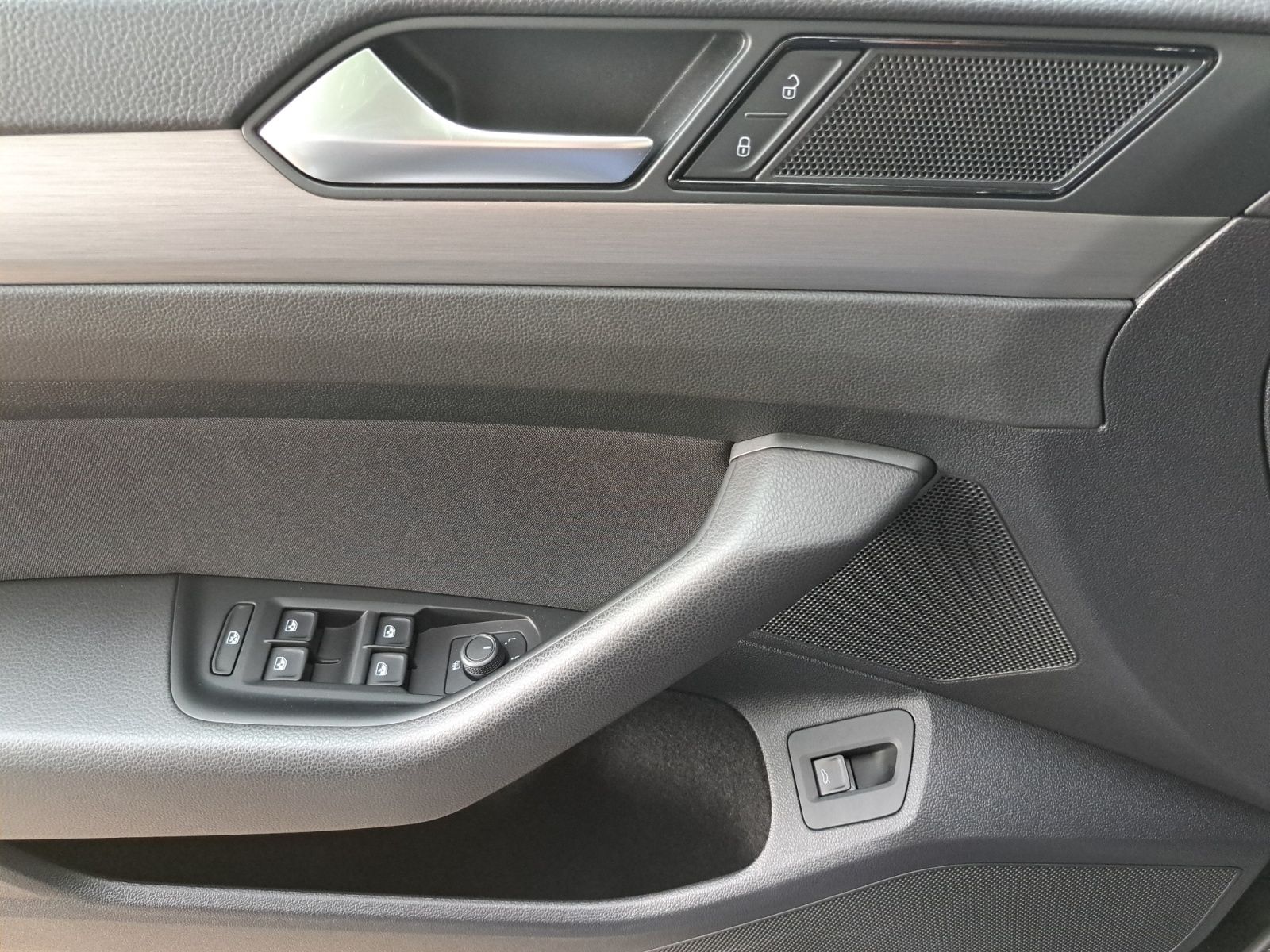 Volkswagen Passat Variant - Bild 17