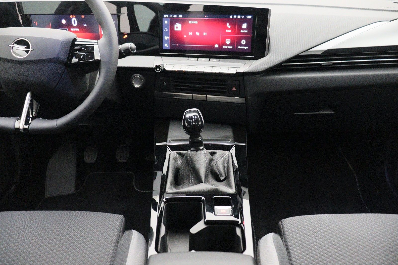 Fahrzeugabbildung Opel Astra L 1.2 Sports Tourer Enjoy LED ACC KAMERA