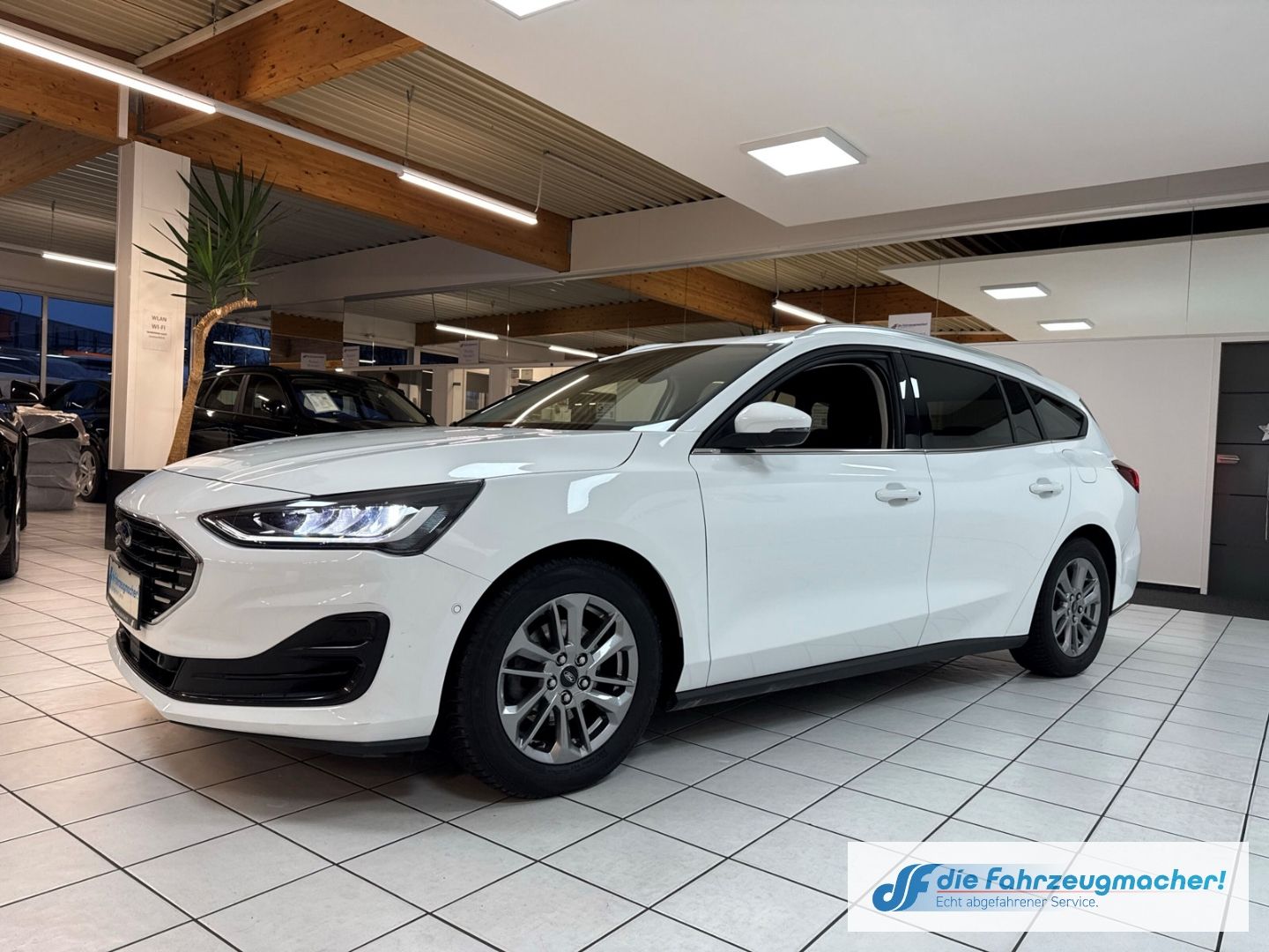 Fahrzeugabbildung Ford Focus Turnier Titanium X Navi Digitales Cockpit