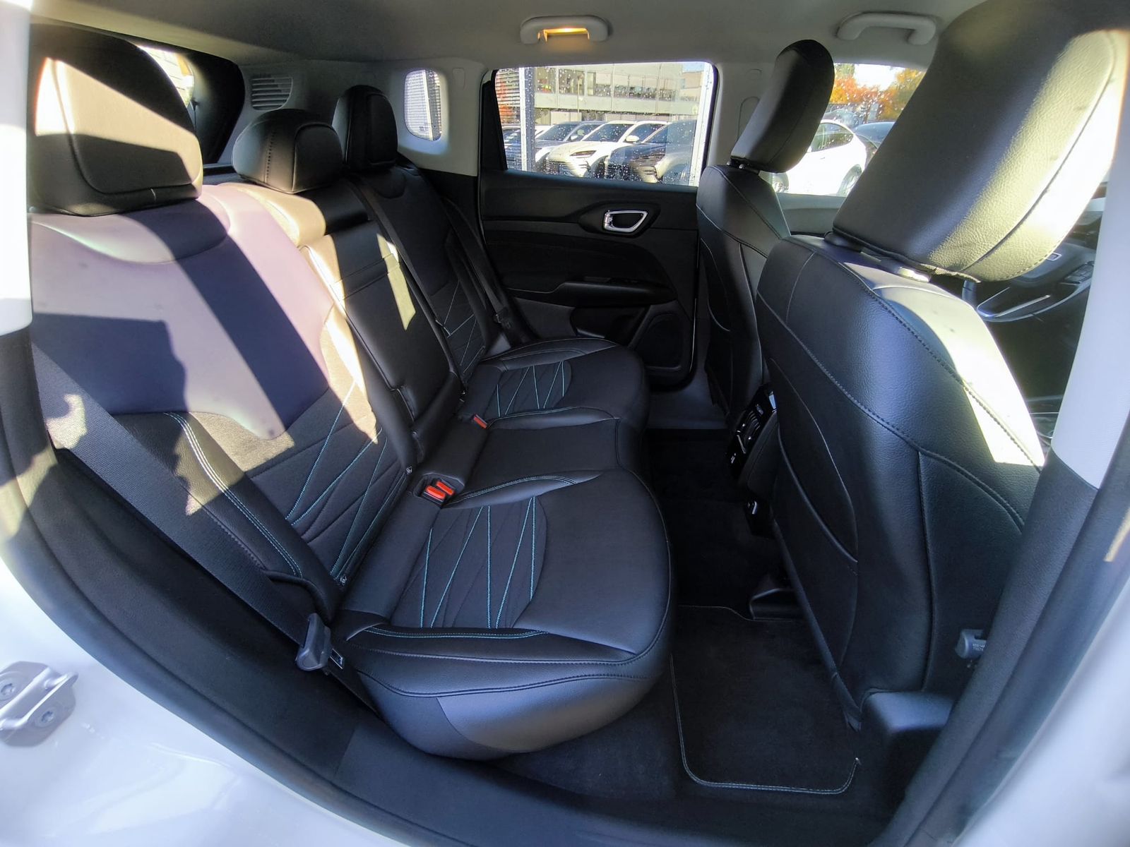 Fahrzeugabbildung Jeep Compass Upland 4WD PHEV VIRTU+NAVI+SHZ+KAM+ACC+