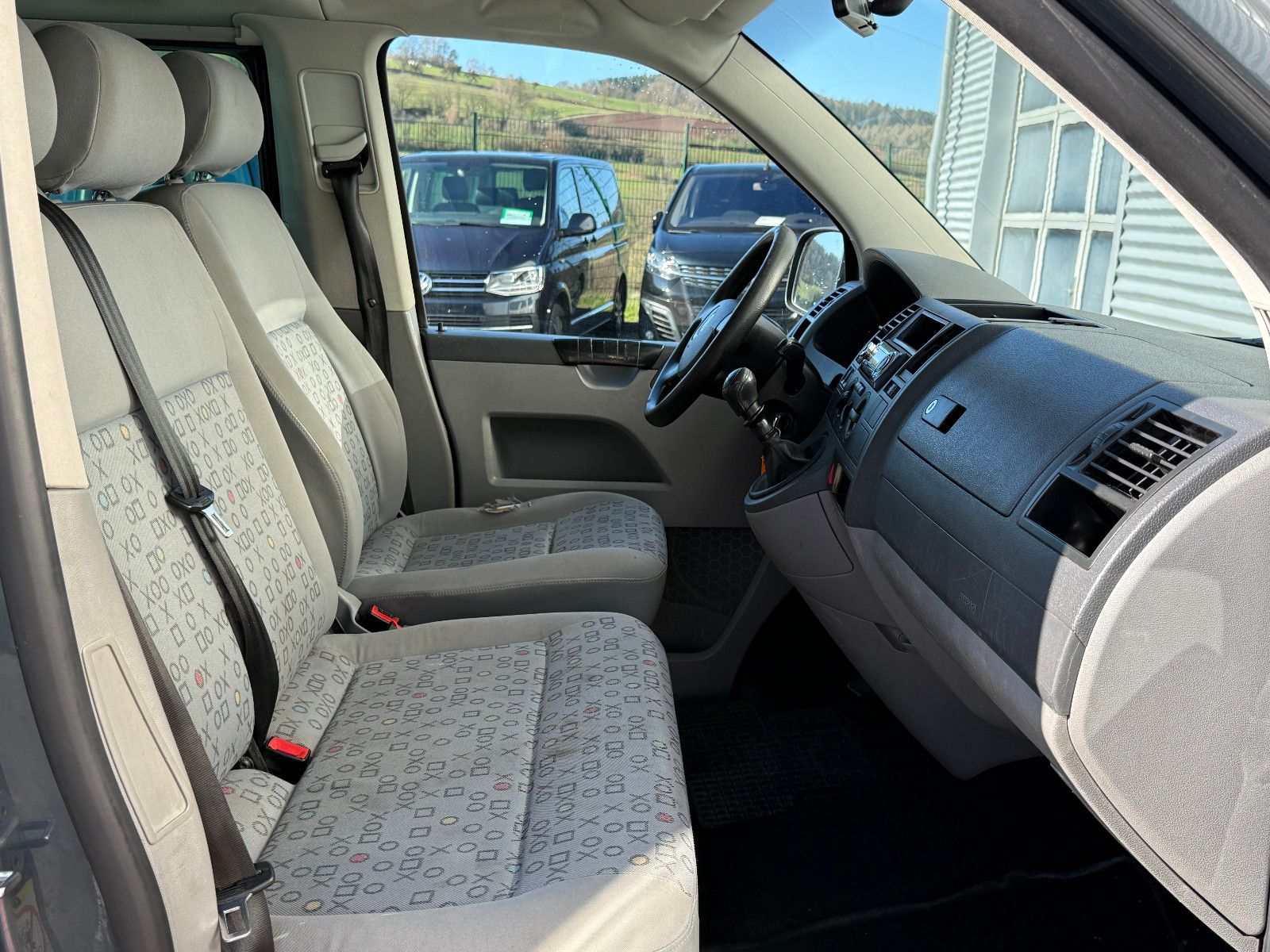 Fahrzeugabbildung Volkswagen T5 Caravelle Trendline 1.9 Tdi 9-Sitzer Klima