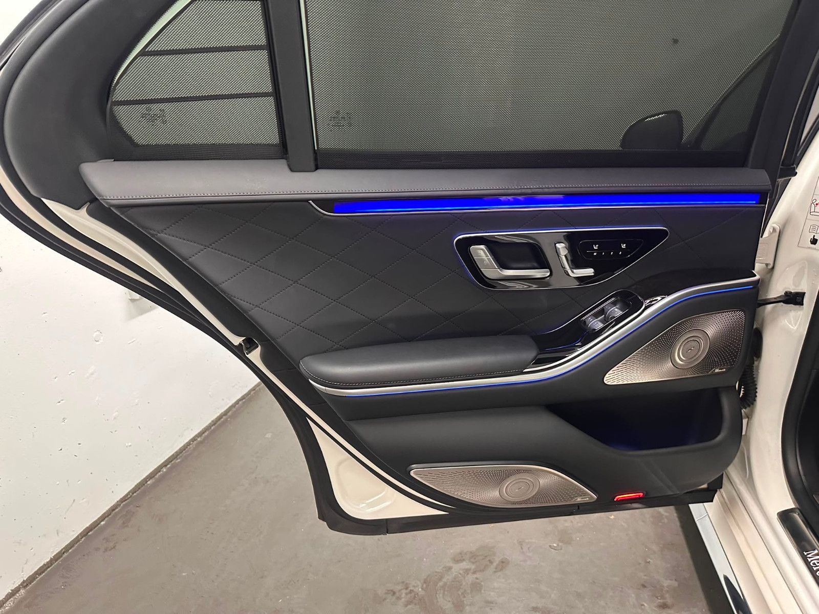 Fahrzeugabbildung Mercedes-Benz S 500 4MATIC L *AMG-LINE*PANORAMA*TV*STANDH*