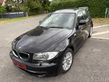 BMW 118i Lim. /Automatik/Leder/Glasdach/Navi - BMW 1 Series: Schwarz