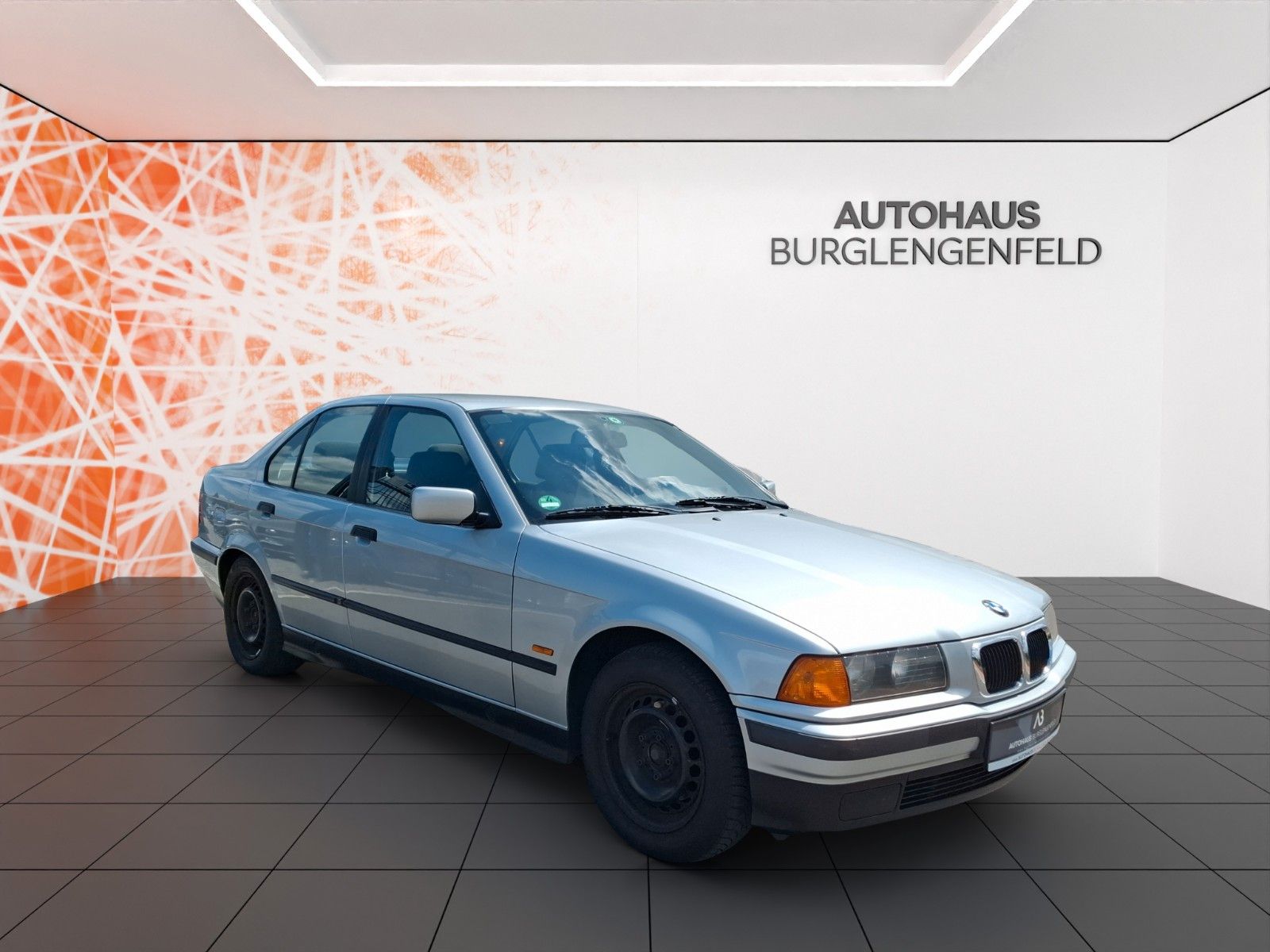 Fahrzeugabbildung BMW 318 ! Schiebedach ! SHZ ! PDC ! TÜV 05/26