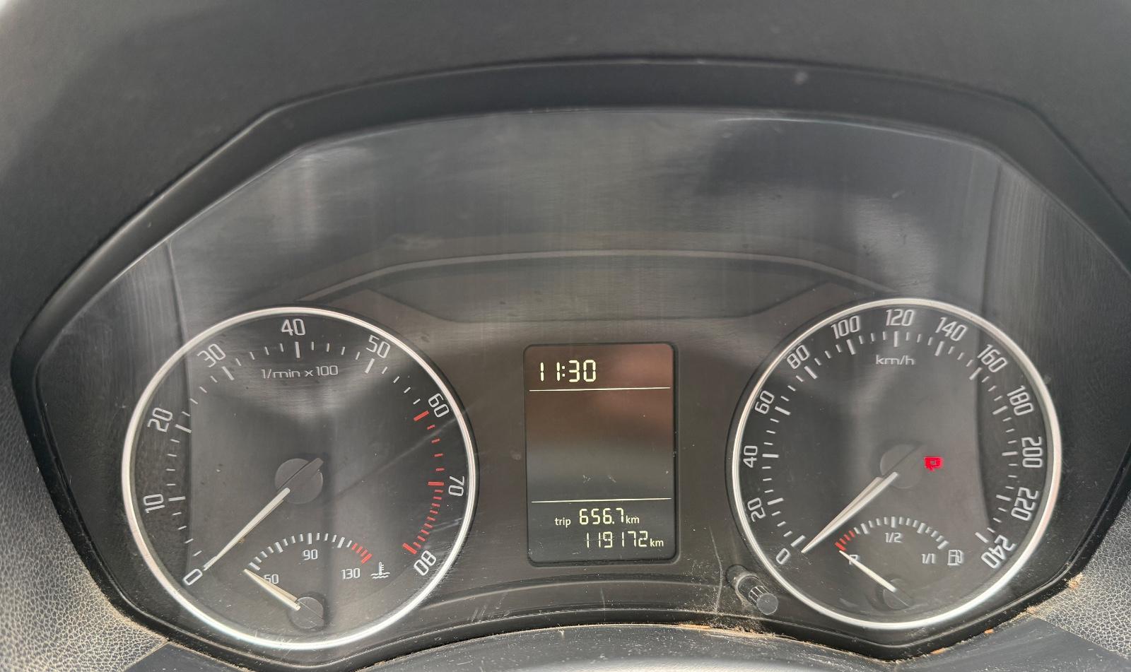 Skoda Octavia 2011 — photo 12