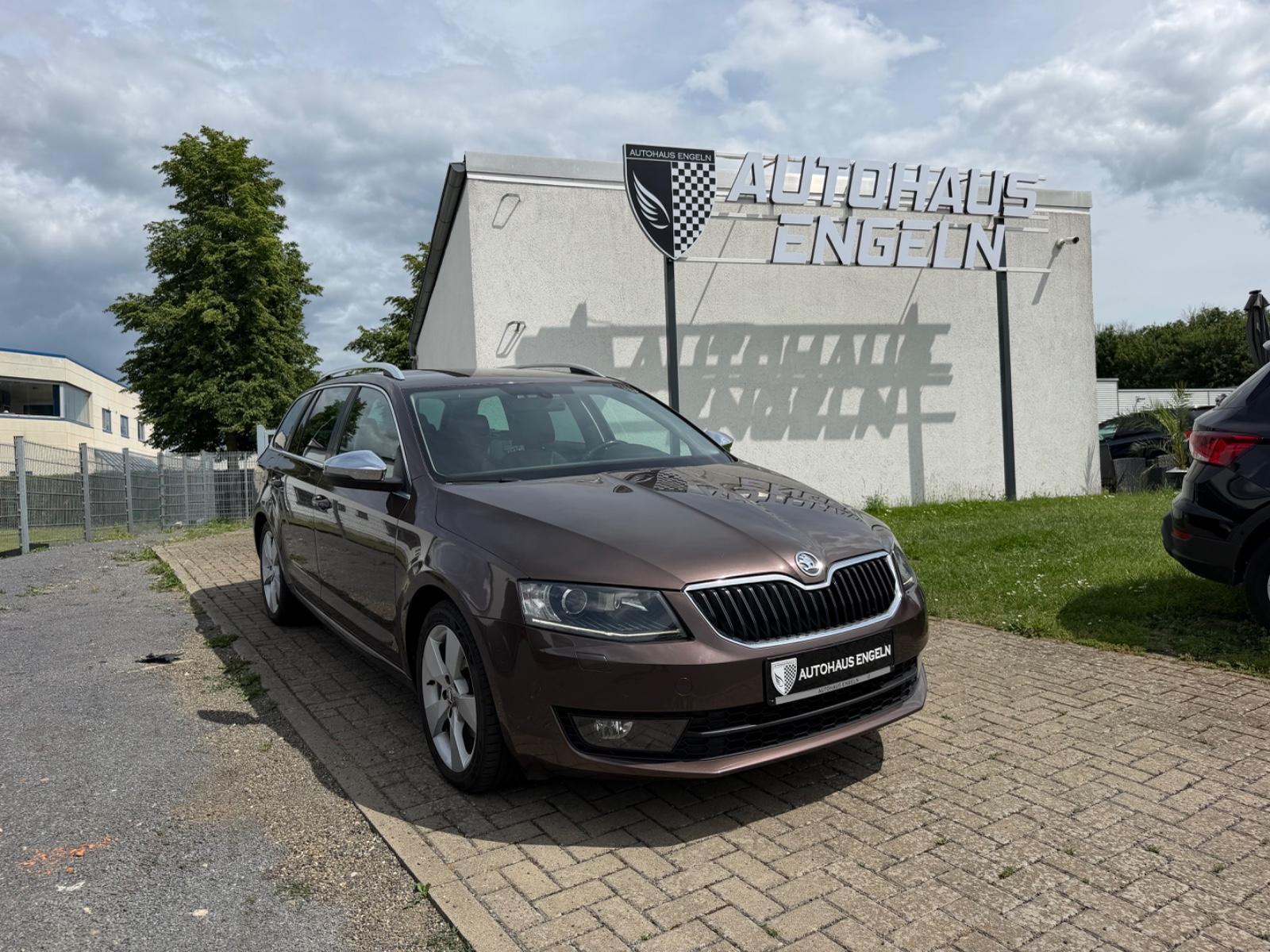 Skoda Octavia Combi Elegance 4x4 STANDHZG/LED/TEMP/AHK