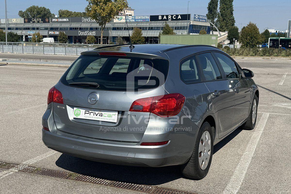 Opel Astra 2011 — photo 5