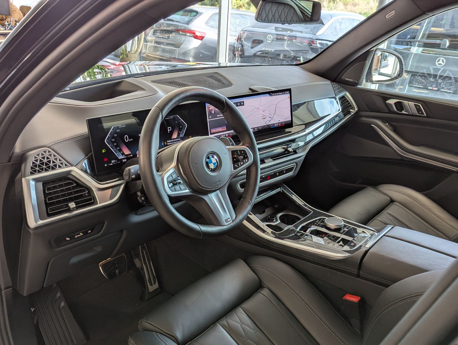 Fahrzeugabbildung BMW X5 40 d xD M-Sport Innov. Travel Merino AHK 21"