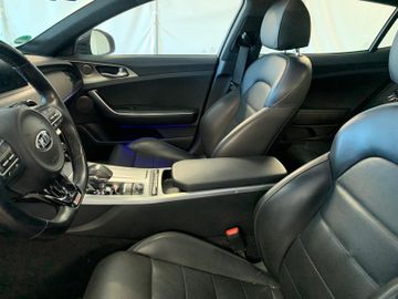 KIA Stinger - 11