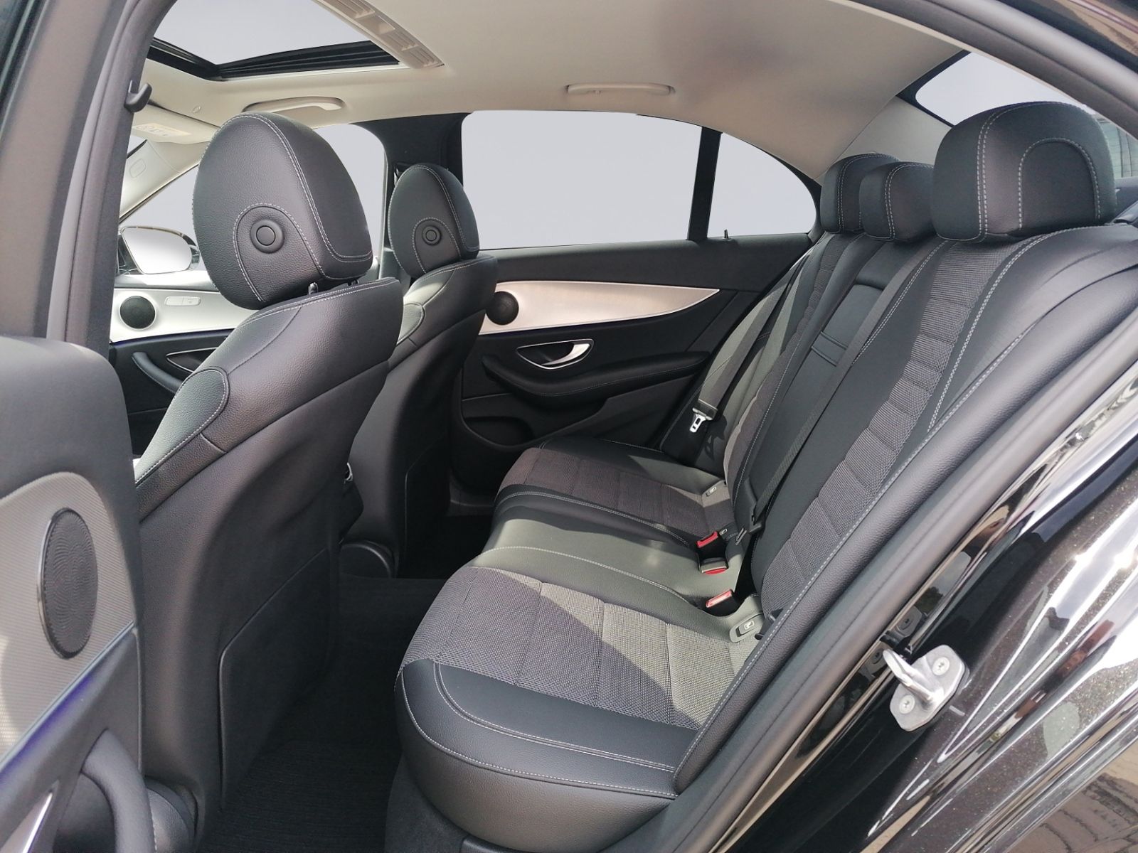 E 200 Avantgarde LEDER+KAMERA+NAVI+LED+