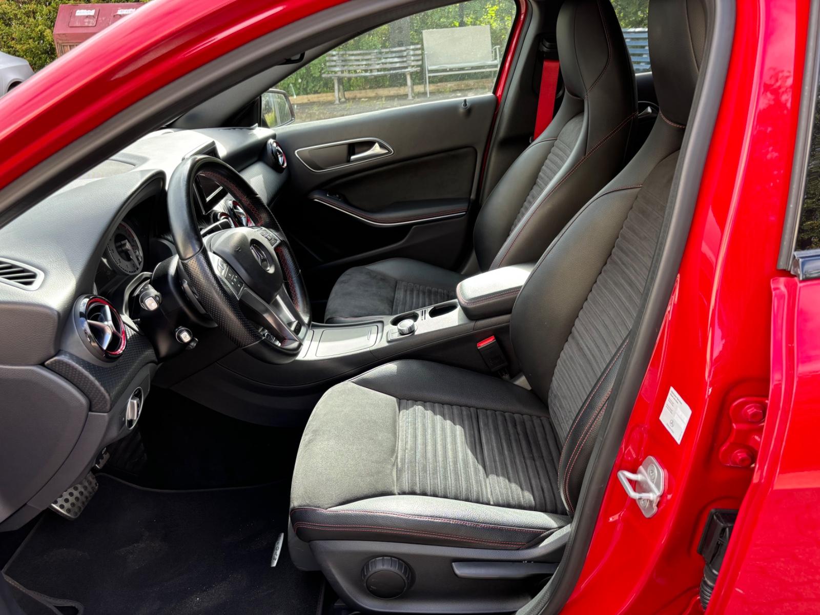 Mercedes-Benz A 250 AMG Line  Harman-Kardon Navi TÜV NEU