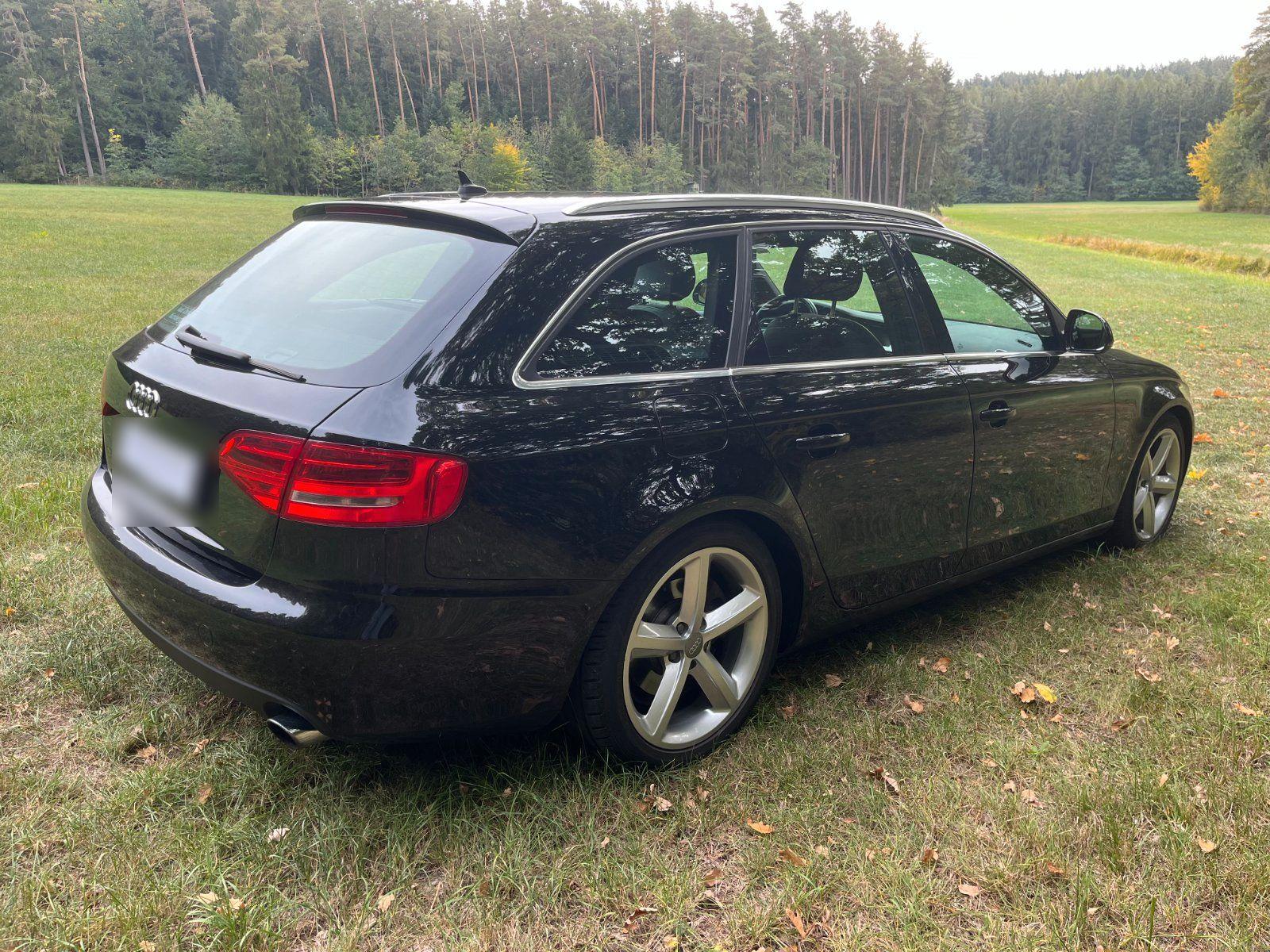 Audi A4 2008 — салон