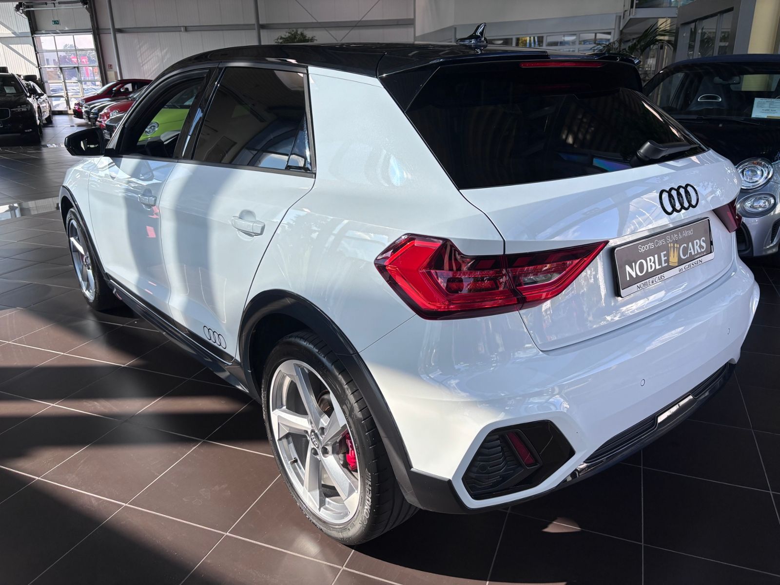 Fahrzeugabbildung Audi A1 citycarver 35 TFSI S-Line CARPLAY AHK LED