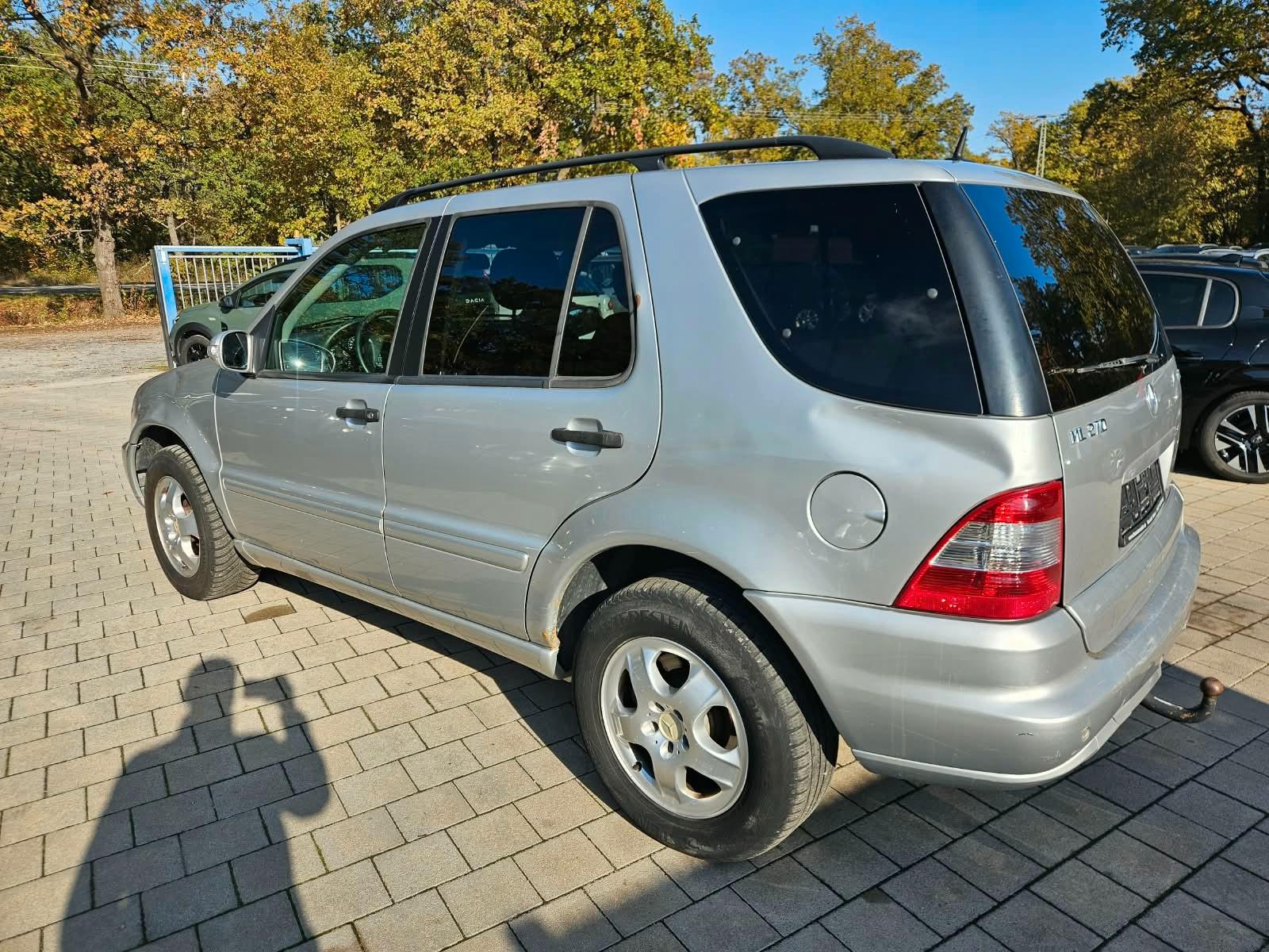 Mercedes-Benz ML270 2004 — engine 2.685 cm³, 163 HP (120kW)
