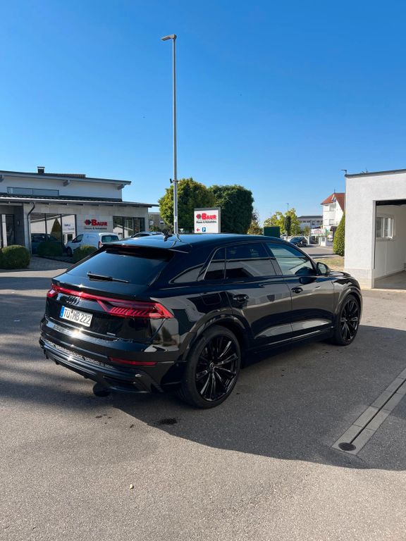 Image of Audi Q8
