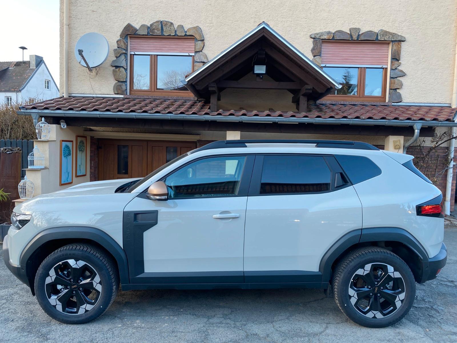 Dacia Duster hybrid-G 150 4x4 Extreme Automatik Allrad