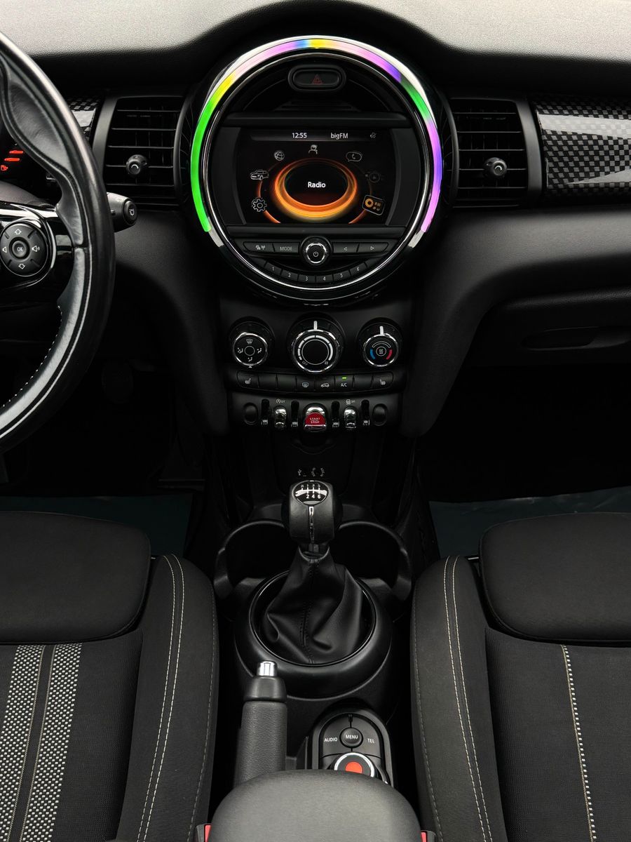 Fahrzeugabbildung MINI Cooper S Panoramadach Tempomat SHZ PDC BLT