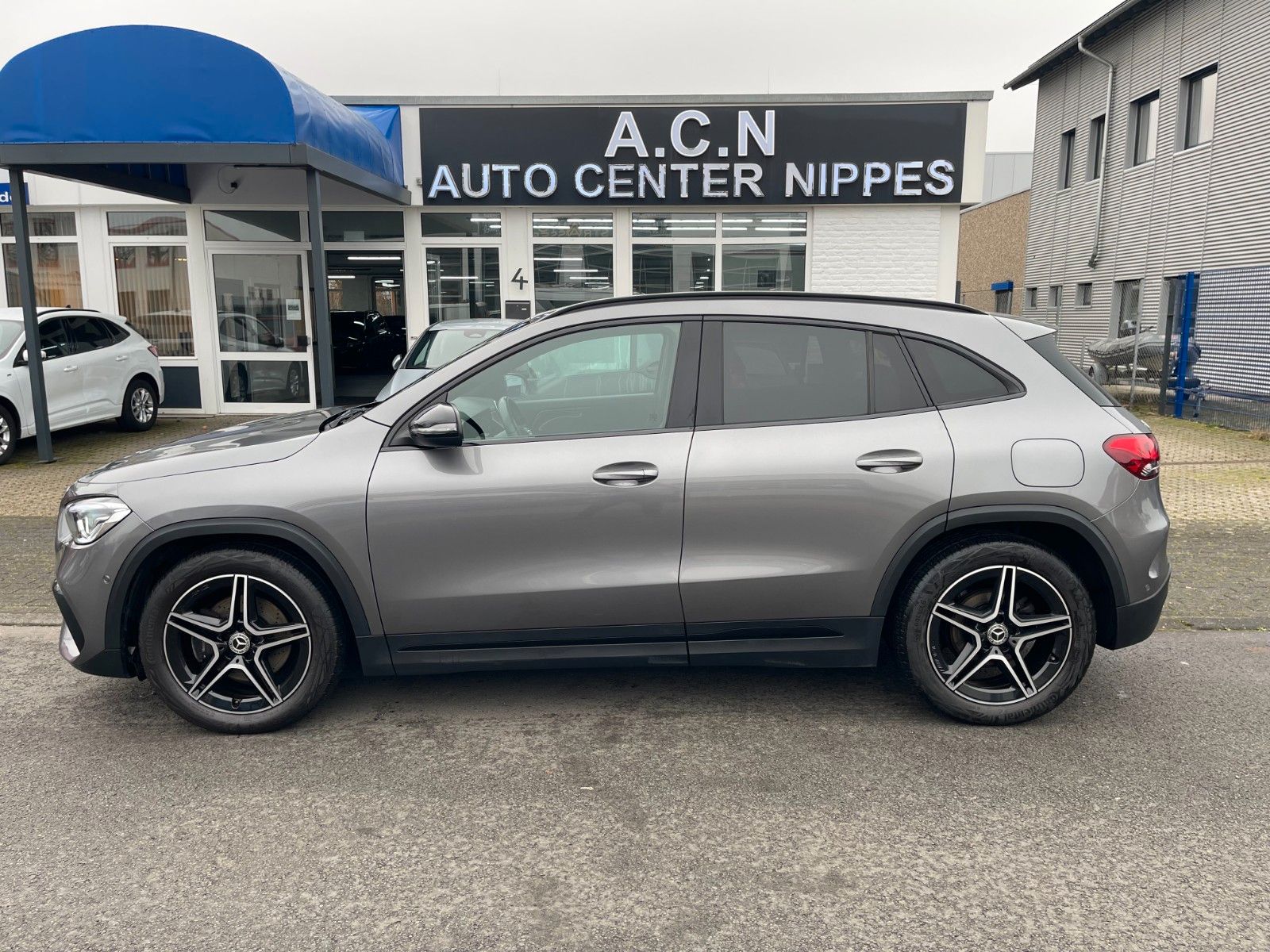 MERCEDES-BENZ GLA 200 d 4Matic AMG Kamera Leder LED Navi