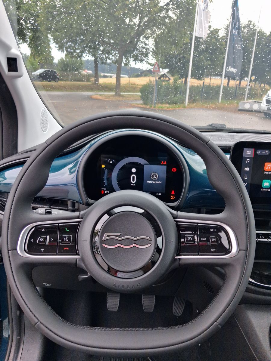 Fahrzeugabbildung Fiat 500 1.0 Hybrid FireFly 48 kW Icon