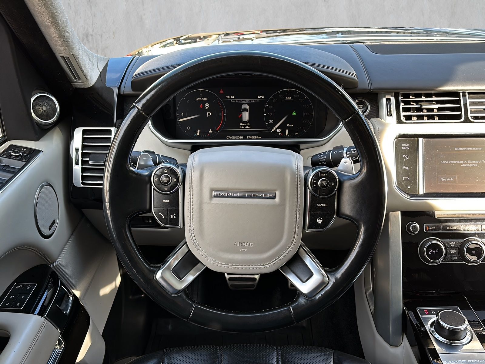 Fahrzeugabbildung Land Rover Range Rover 3.0 TDV6 Autobiography PANO*ACC*AHK