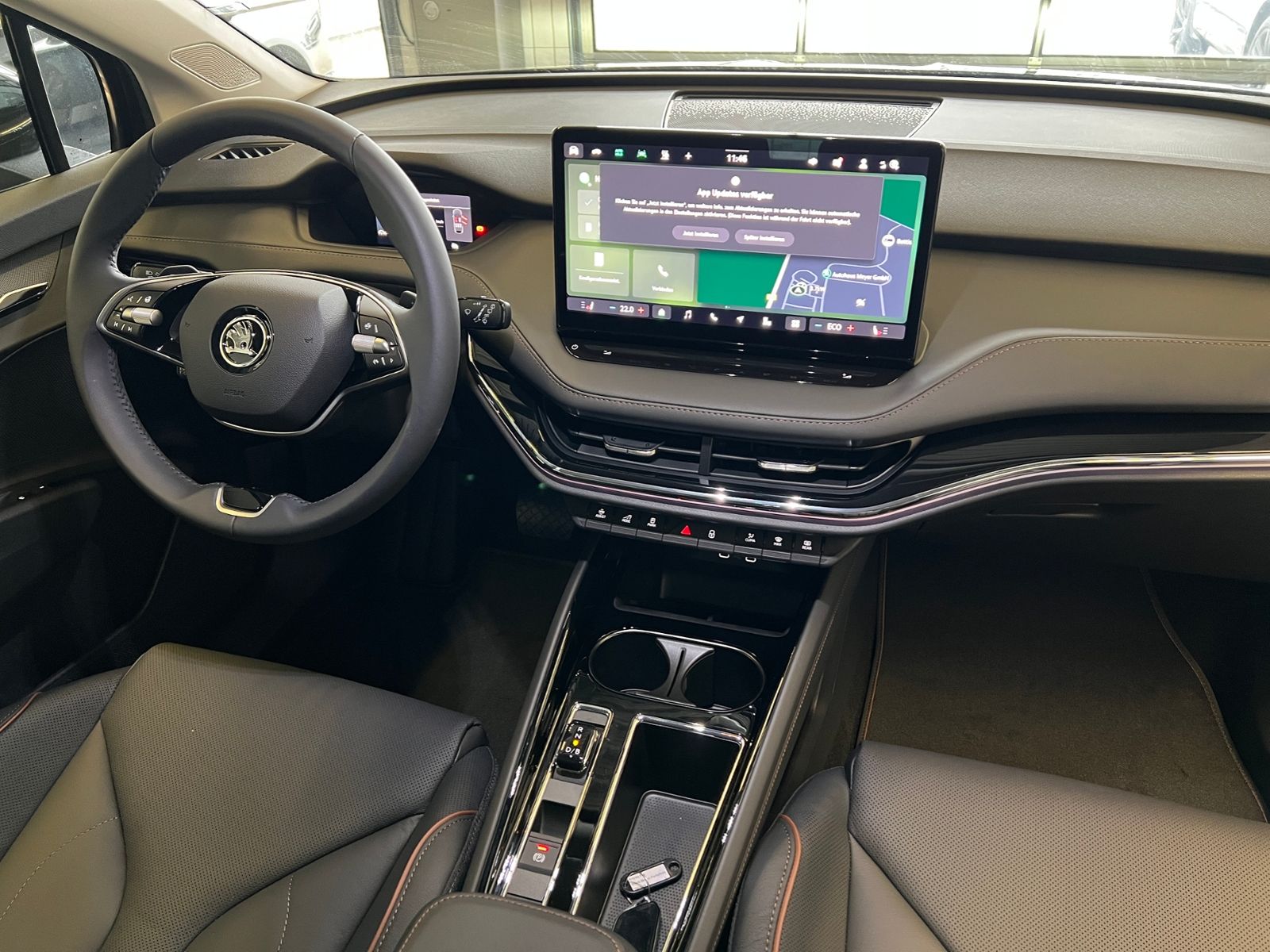 Fahrzeugabbildung SKODA Enyaq 85x *Leder,AHK,20"LM-Felge*