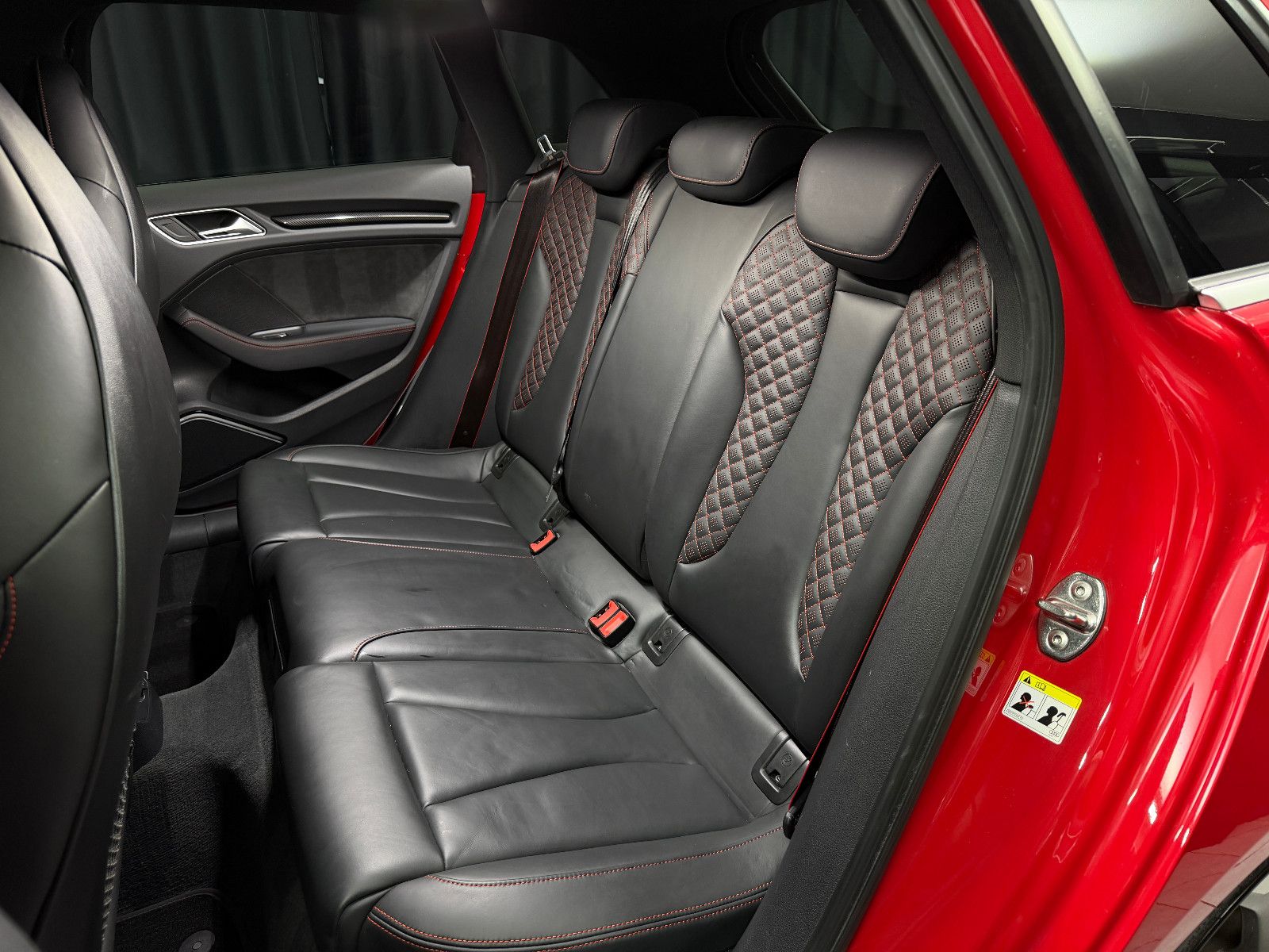 Fahrzeugabbildung Audi RS3 Sportback 2.5 TFSI|EVENTUR|BTMIRS-SITZ|B&O|