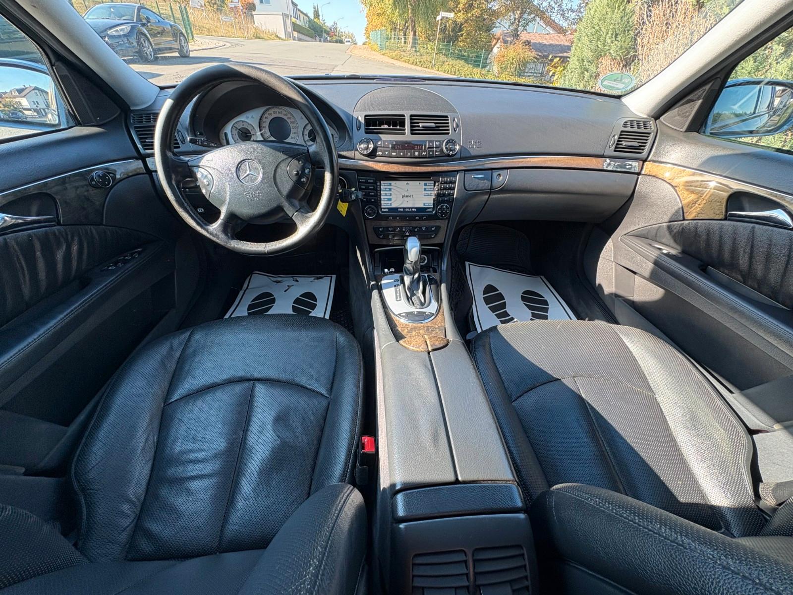 Mercedes-Benz E240 2004 — photo 10
