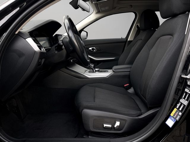 Foto Nummer 9: BMW 330e xDrive