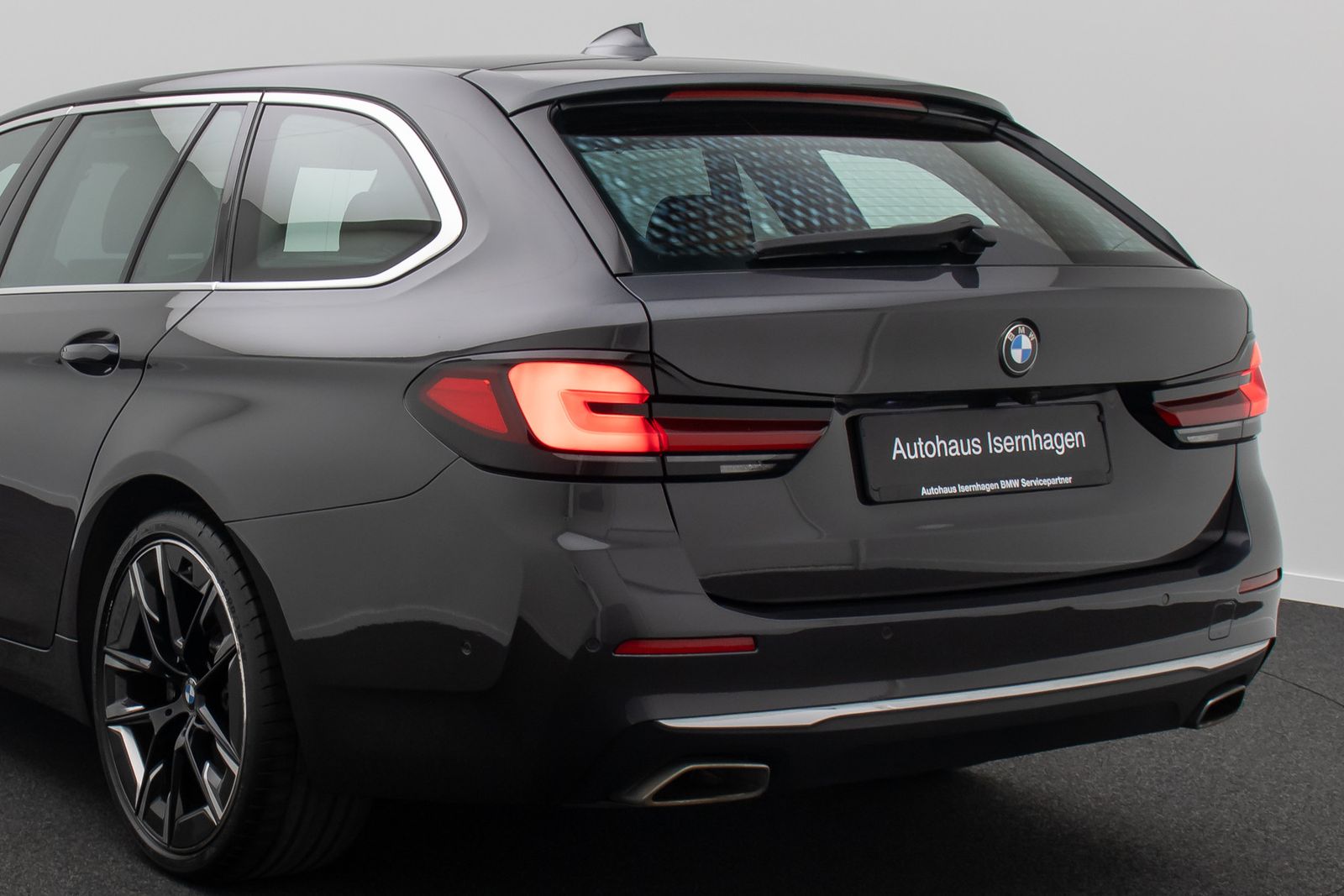 Fahrzeugabbildung BMW 540d  xD LuxuryLine Kamera Laser HUD DAB HiFi 20