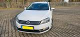 Volkswagen VW Passat 1,6 TDI Navi PDC AHK TÜV NEU - VW Passat Gebrauchtwagen in Karlsruhe