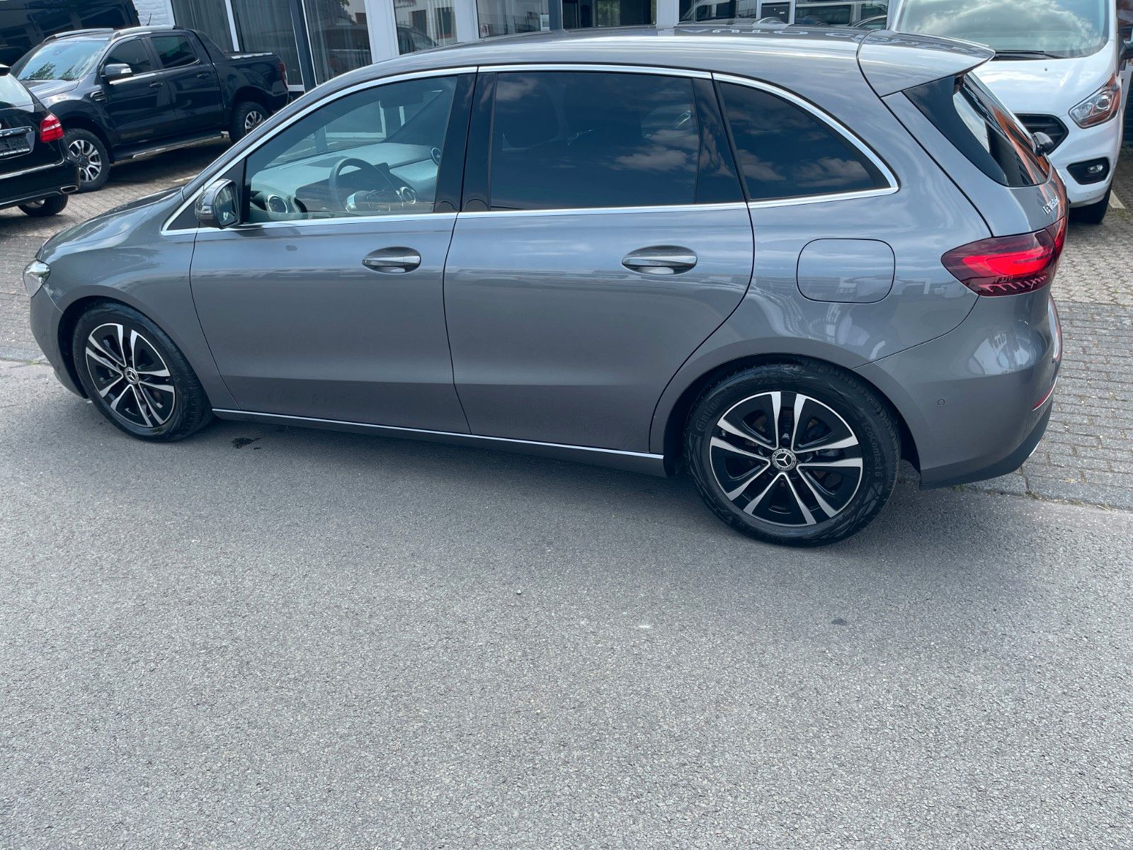 Mercedes-Benz B 180 d Kamera Leder Navi LED PDC Alu foto 5