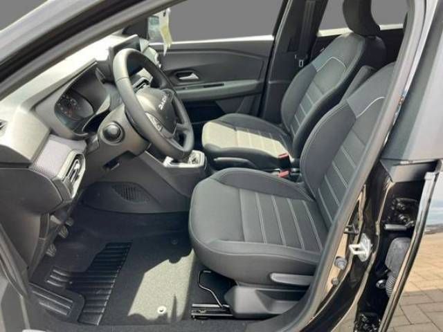 Fahrzeugabbildung Dacia Jogger Expression TCe 110 7-Sitzer