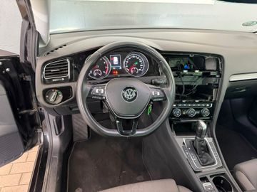 Volkswagen Golf - 10