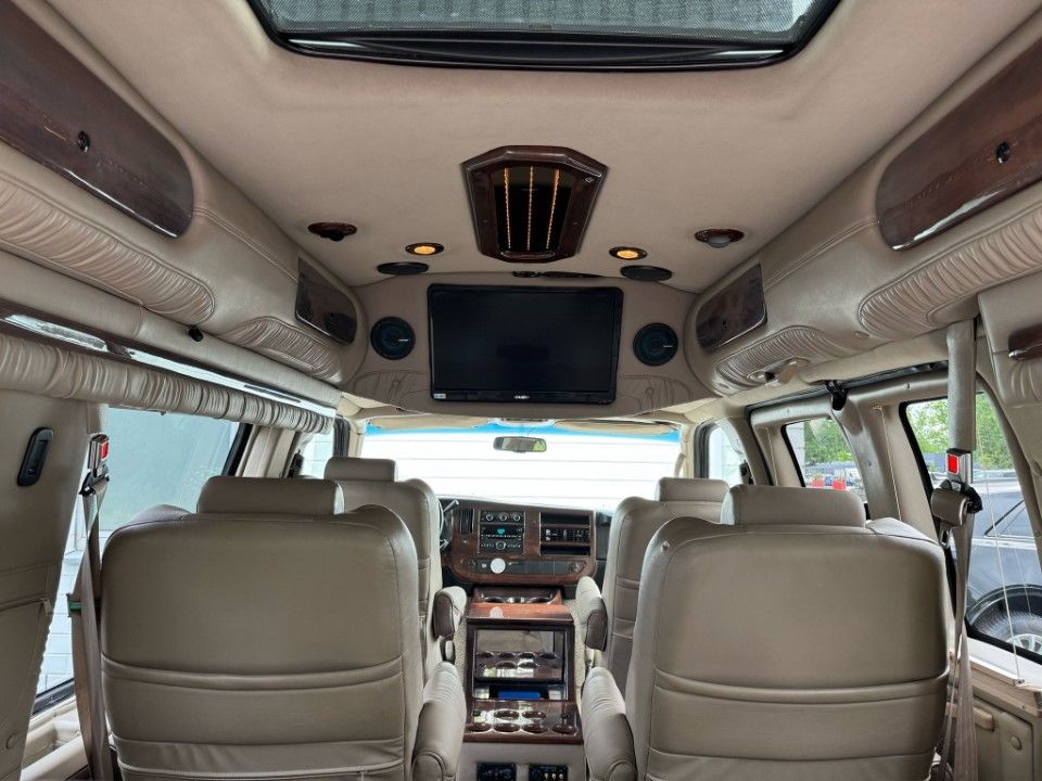 Fahrzeugabbildung Chevrolet Express Chevy Van 5.3 Explorer Ltd X-SE 4x4