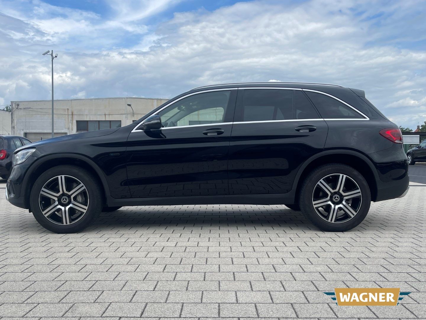 Fahrzeugabbildung Mercedes-Benz GLC 300 de 4Matic EU6d Totwinkelassistent