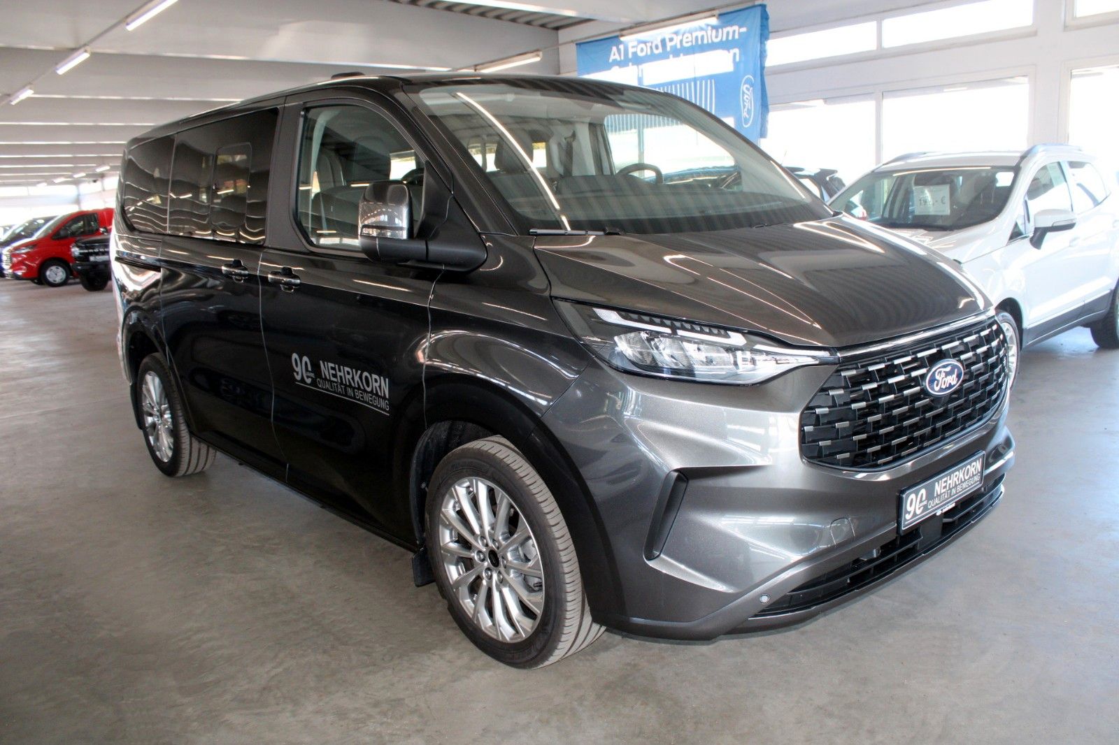 Fahrzeugabbildung Ford Tourneo Custom L1 8-Sitz Titanium Aut. Top Ausst