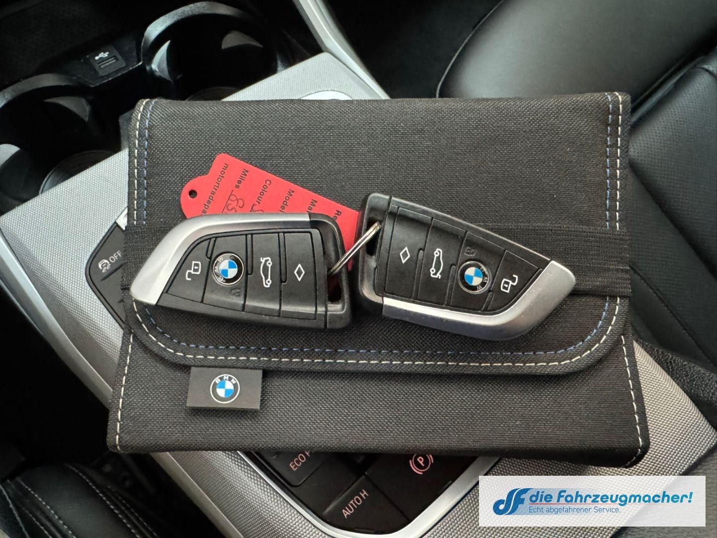 Fahrzeugabbildung BMW 320 d Touring  Navi Digitales Cockpit LED El. He
