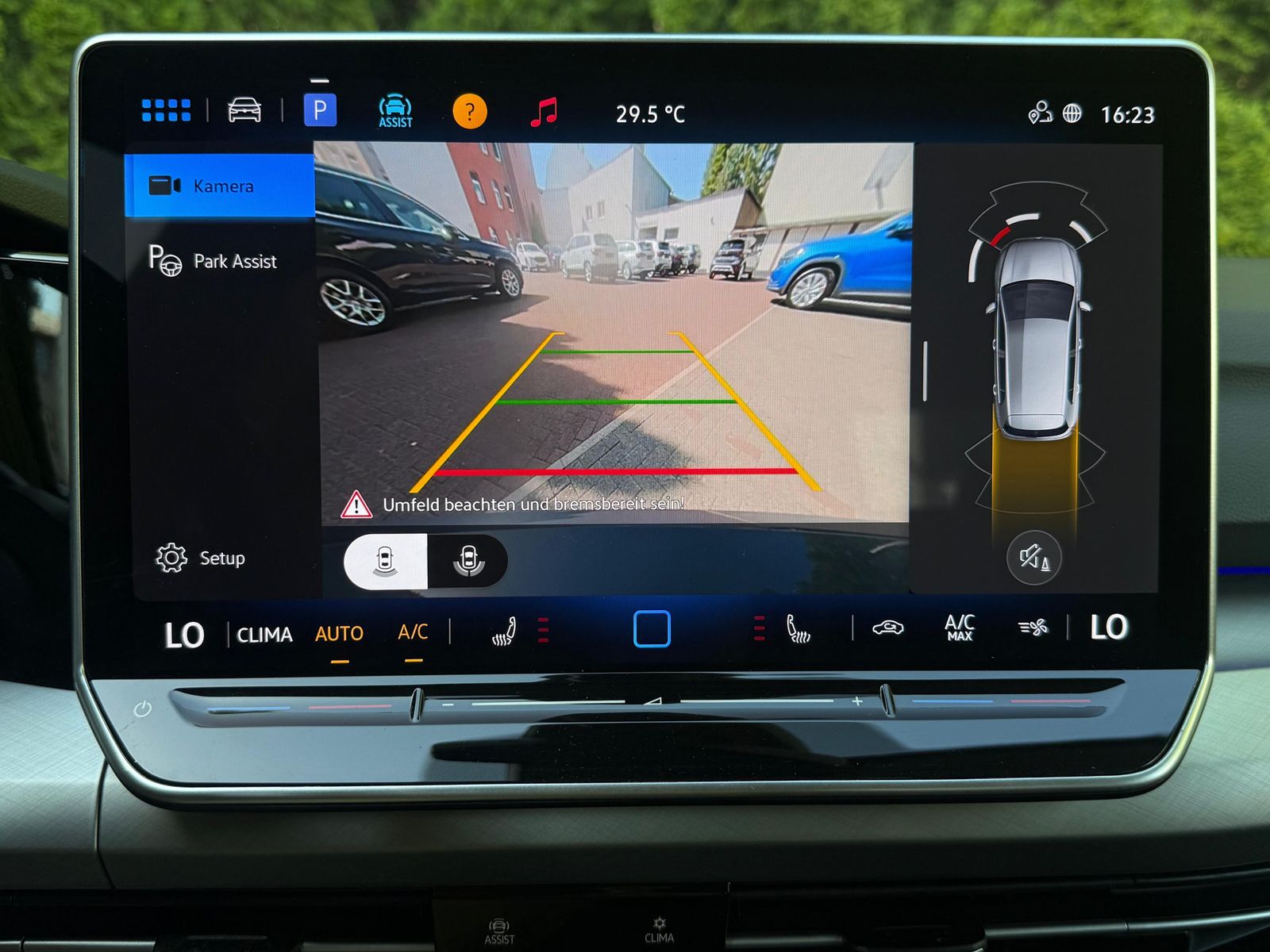 Fahrzeugabbildung Volkswagen Golf Lim. 2.0 TDI DSG Goal LED+KAM+ACC+SHZ+CARPL