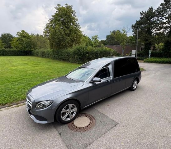 Mercedes-Benz Hentschke W213 Bestattungswagen / Leichenwagen