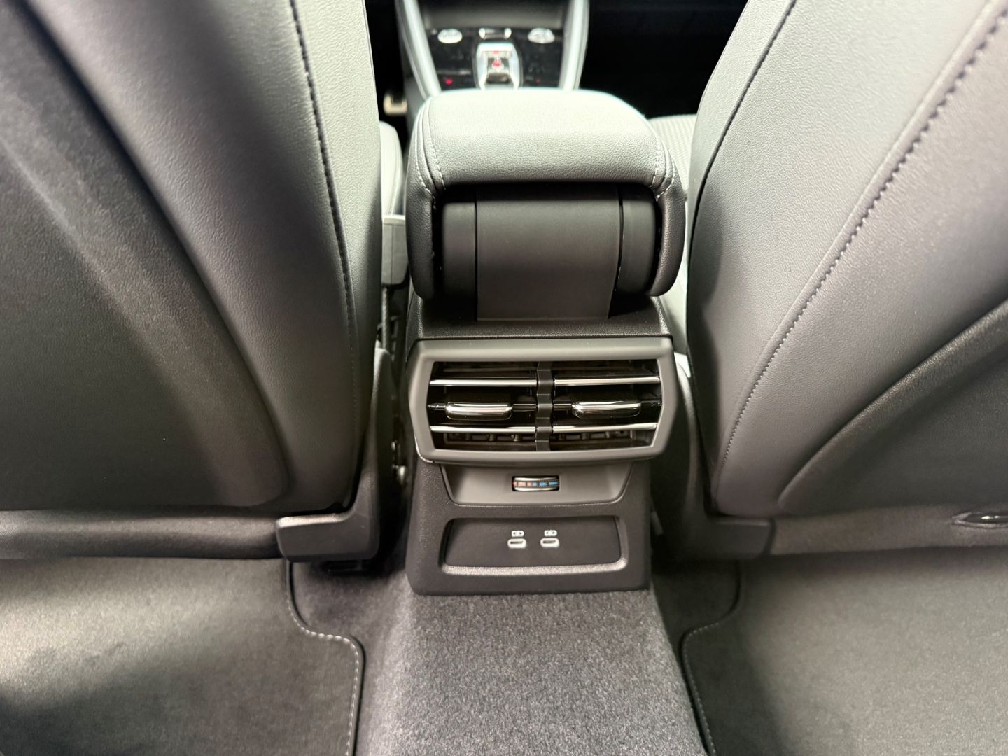 Fahrzeugabbildung Audi A3 TFSI Sportback S-Line Sport Pano Digi LED ACC