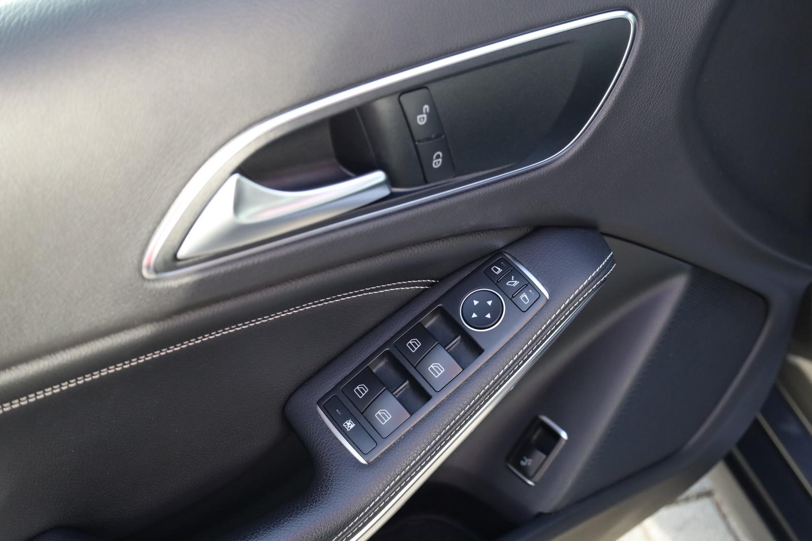 Mercedes-Benz GLA 200 Urban Aut. AHK LED 360° Navi Panorama