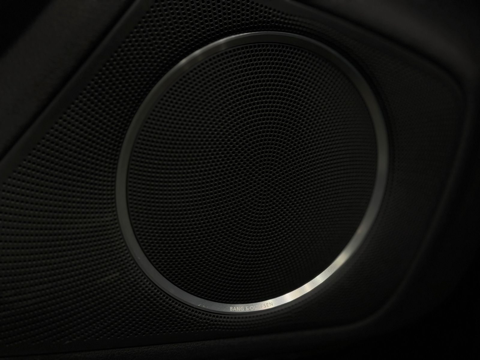 Fahrzeugabbildung Audi A4 Avant S line quattro|B&O|RS-SITZE|NAVI