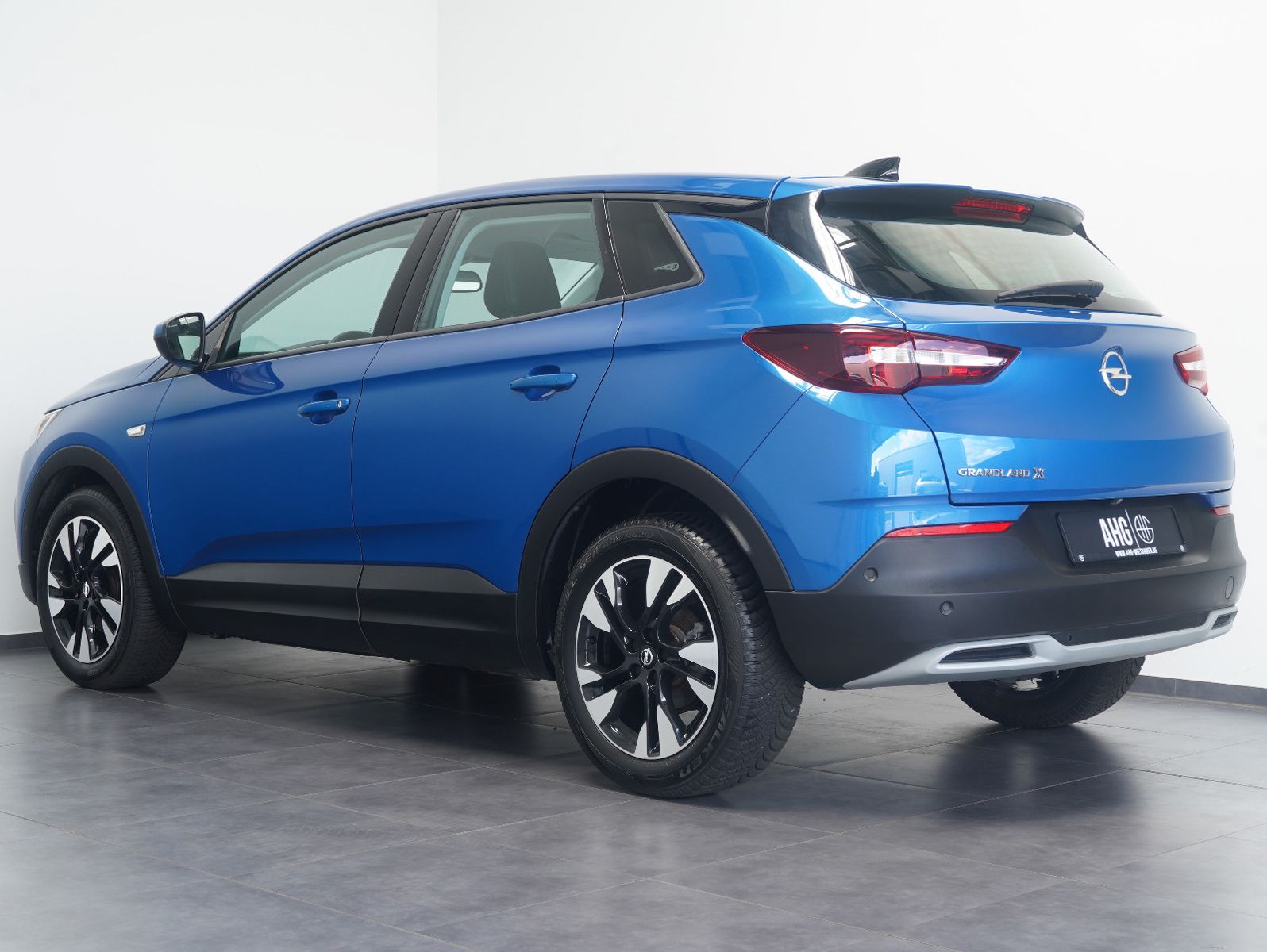 Fahrzeugabbildung Opel Grandland (X) 1.2 Turbo Elegance