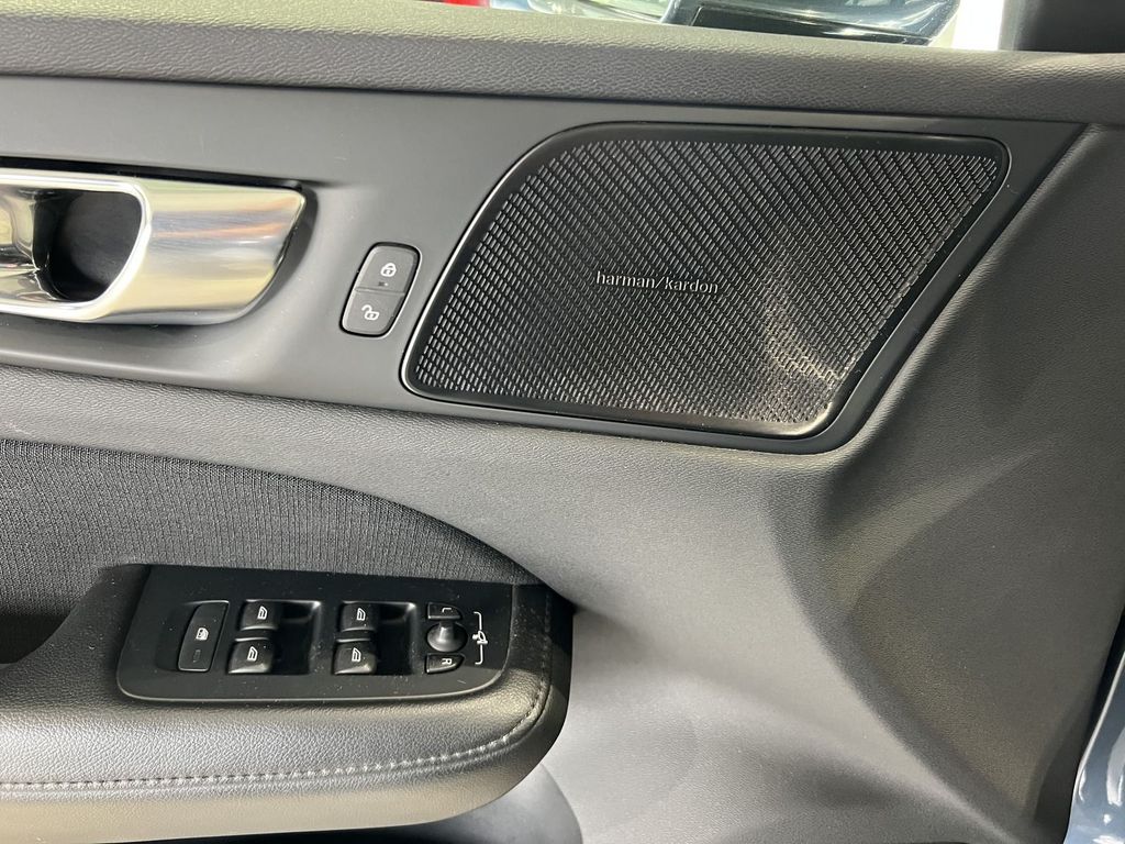 Volvo V60 B3 Momentum Pro BLIS Kamera LED WinterPro