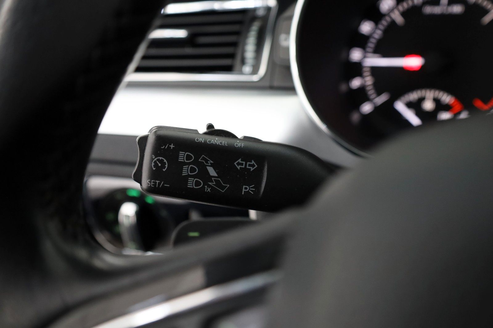Fahrzeugabbildung SKODA Superb Combi Exclusive 4x4 Navi,Xenon,SH,PDC,+WR