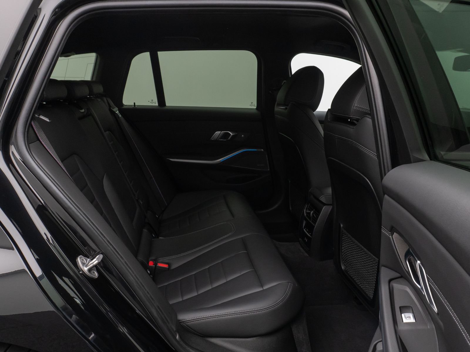 Fahrzeugabbildung BMW 330e xD M Sport Pro Kamera HUD DAB H/K Stop&Go