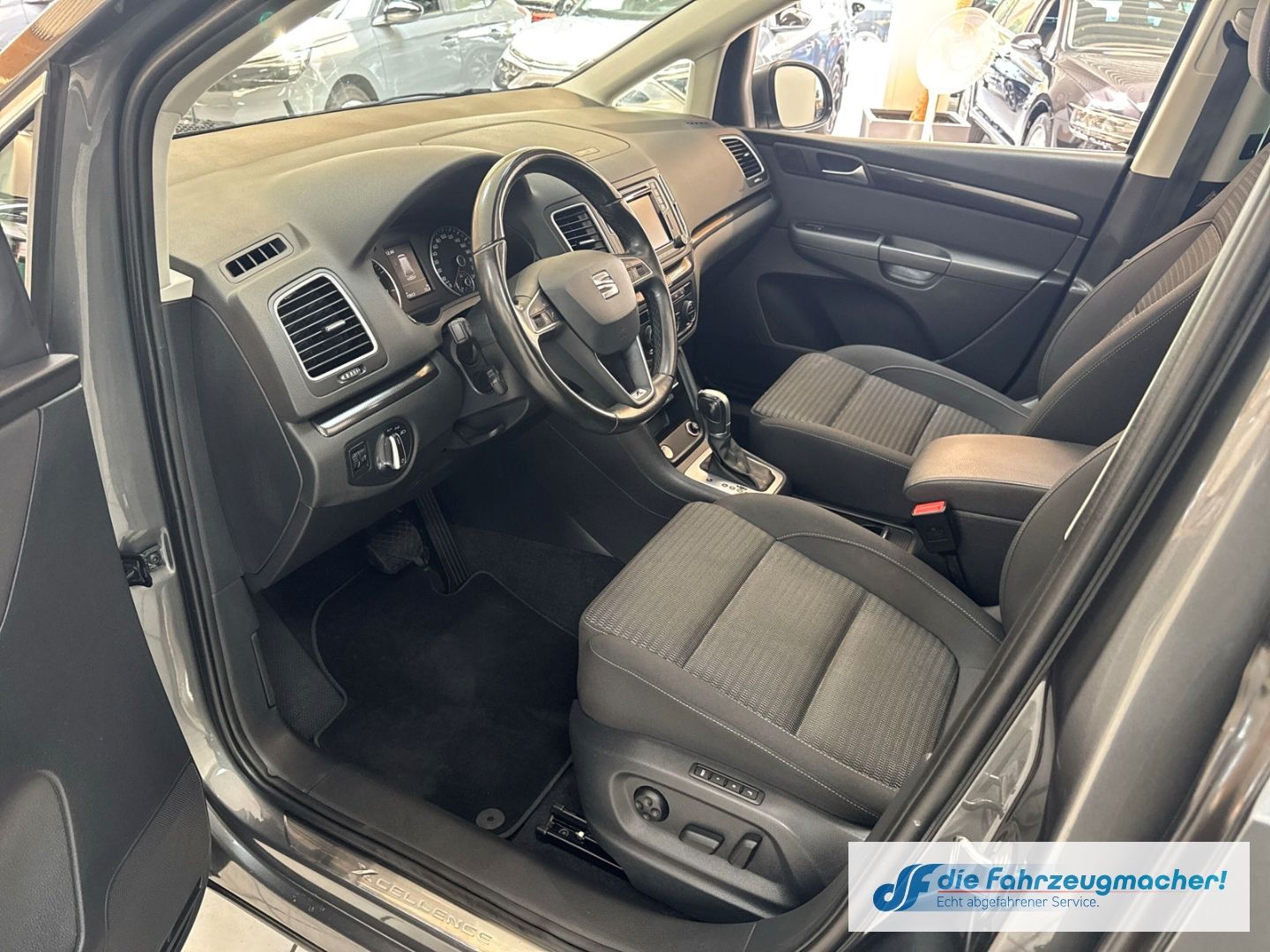Fahrzeugabbildung SEAT Alhambra Xcellence 7-Sitzer AD AHK-klappbar Memo